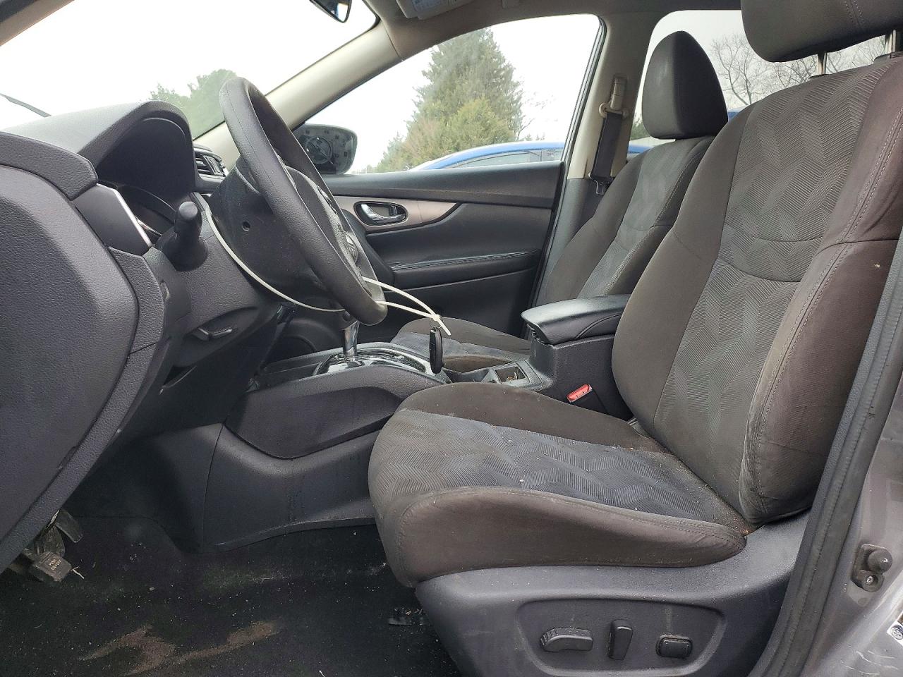 2016 NISSAN ROGUE SV photo 13