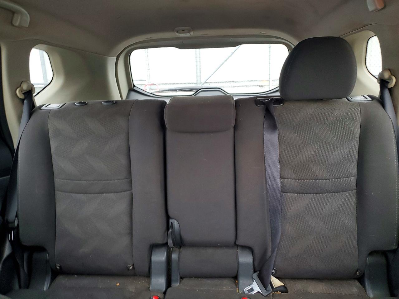 2016 NISSAN ROGUE SV photo 19