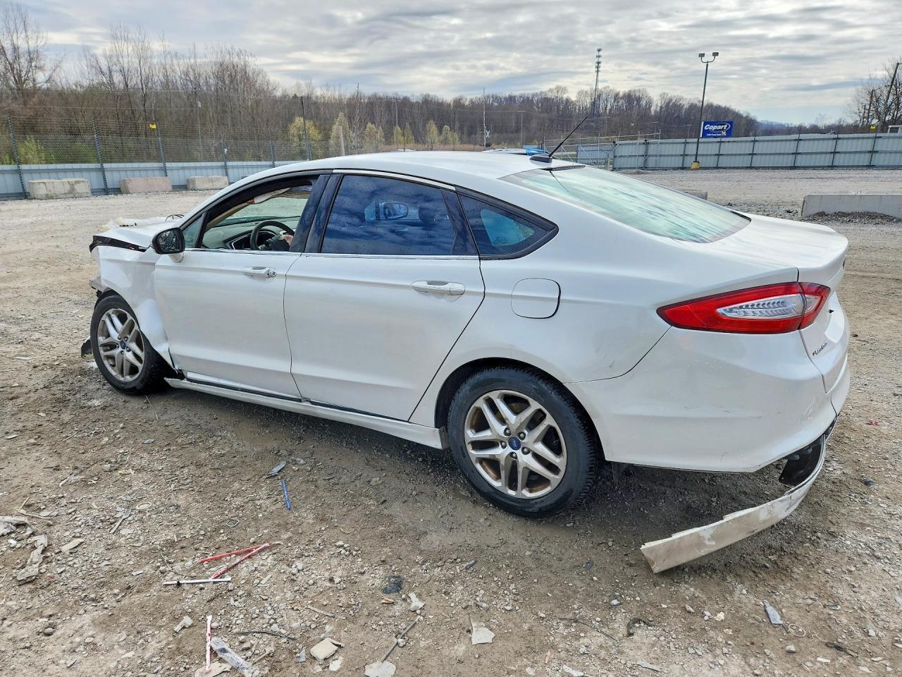 2013 FORD FUSION SE photo 4