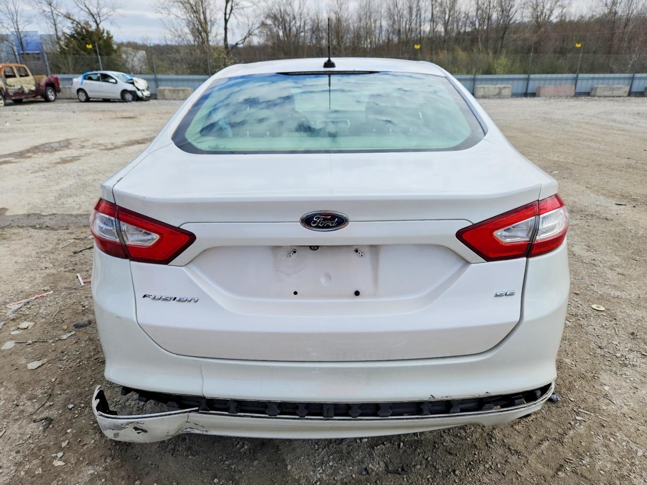 2013 FORD FUSION SE photo 16