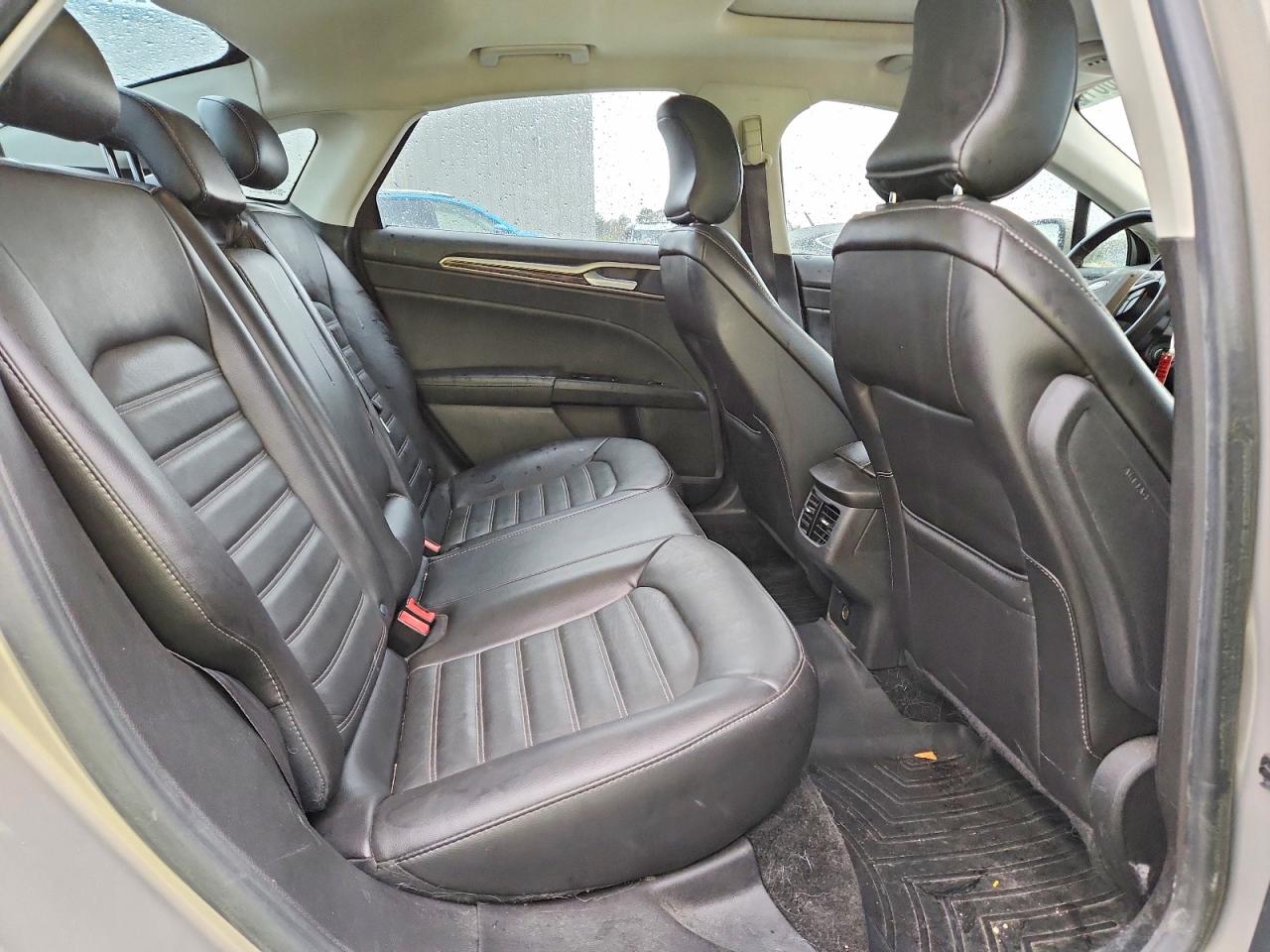 2015 FORD FUSION SE photo 28