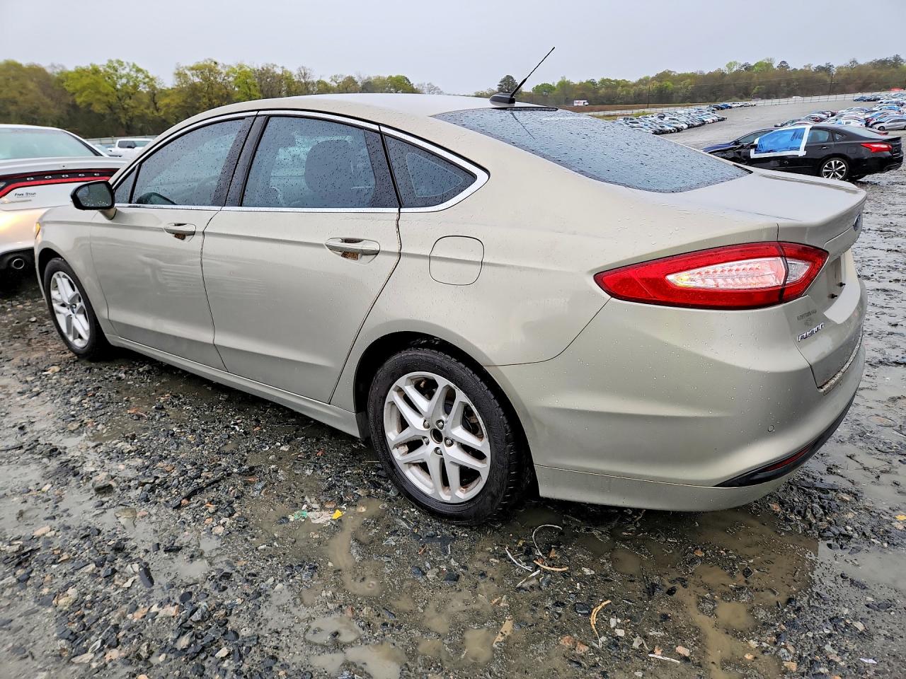 2015 FORD FUSION SE photo 4