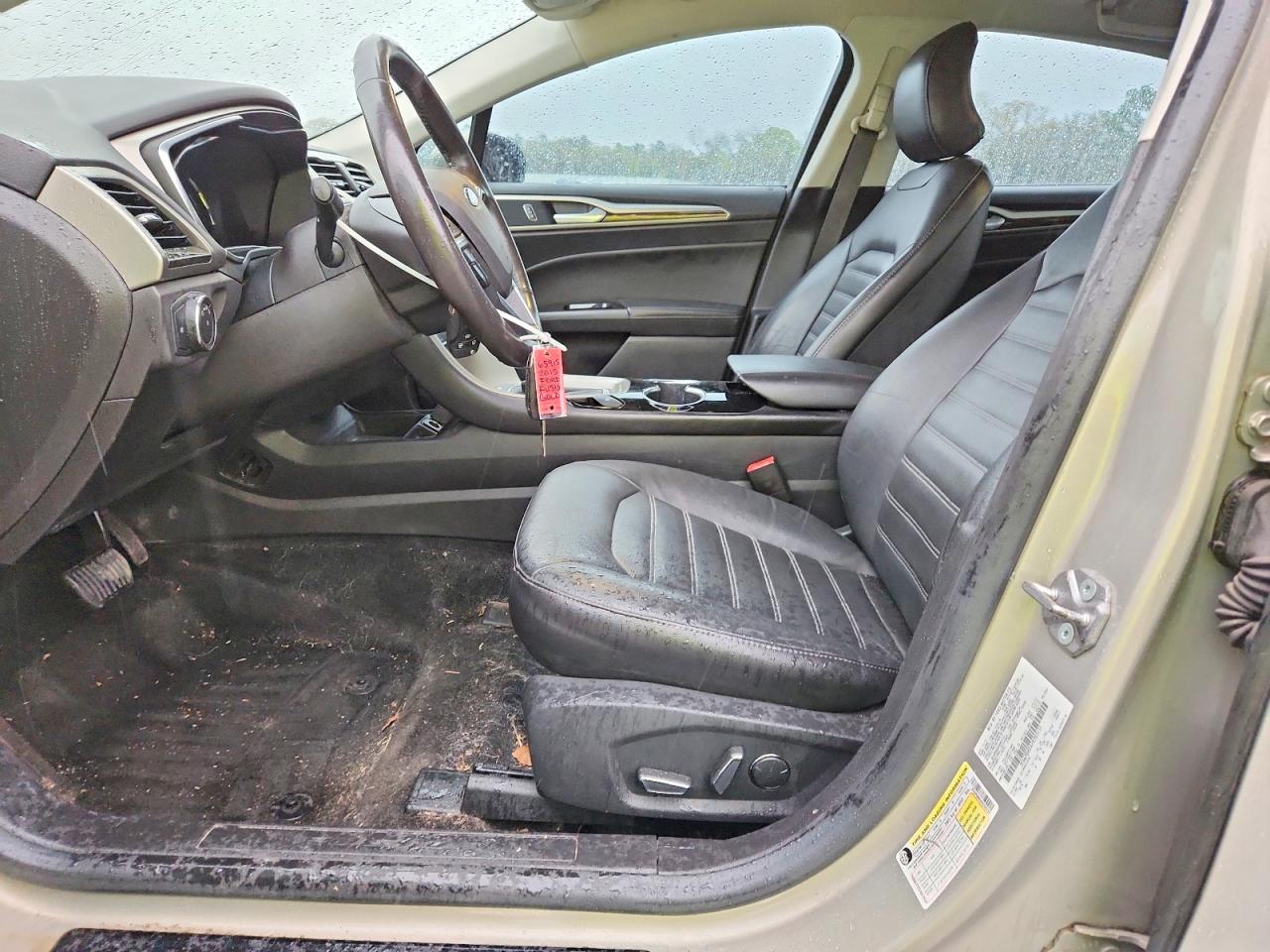 2015 FORD FUSION SE photo 19