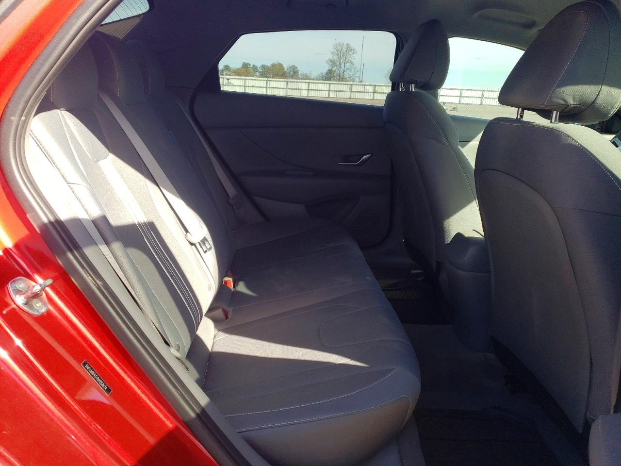 2022 HYUNDAI ELANTRA SEL photo 28