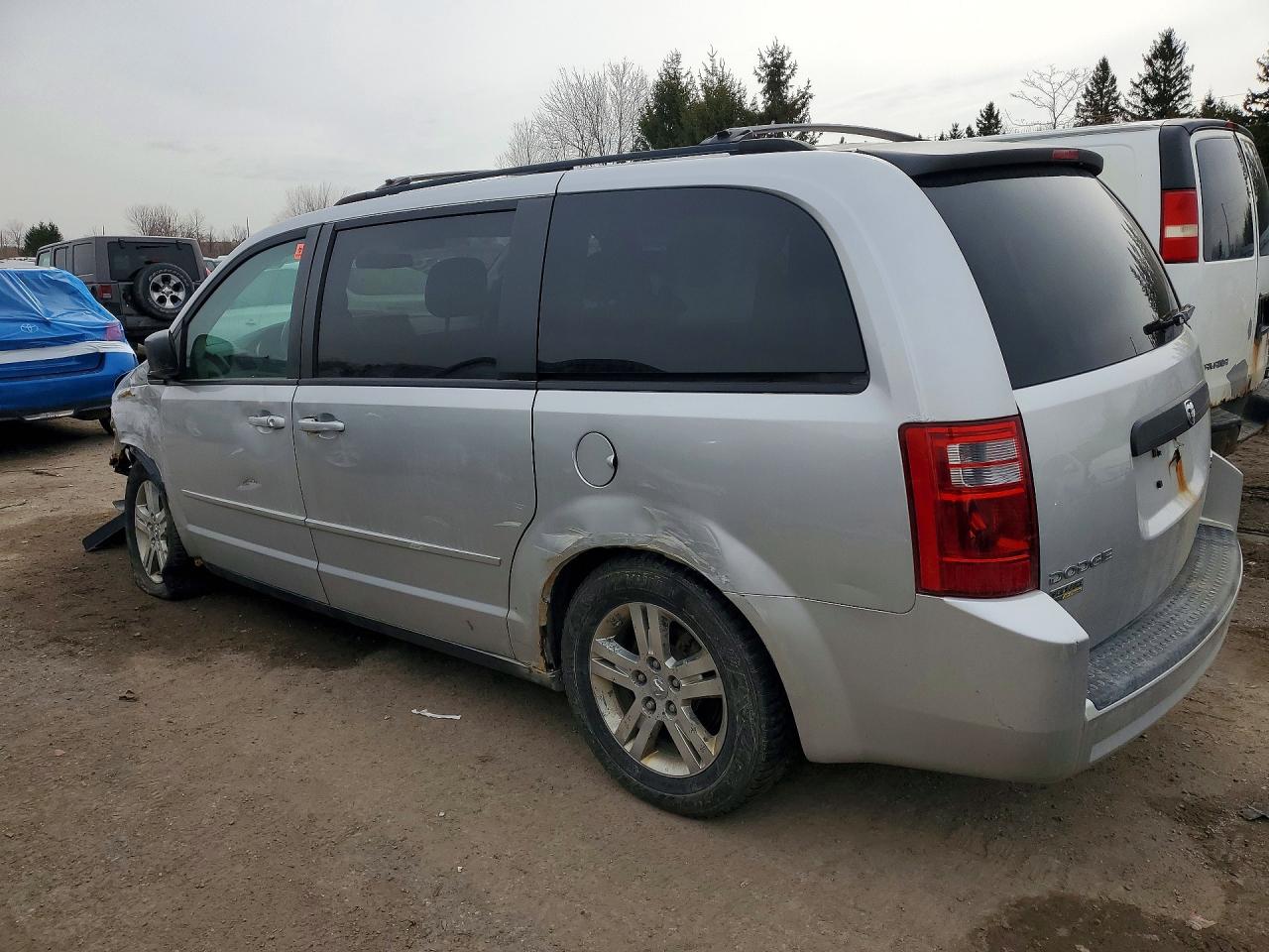 2010 DODGE GRAND CARAVAN SE photo 2