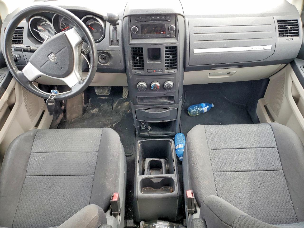 2010 DODGE GRAND CARAVAN SE photo 8