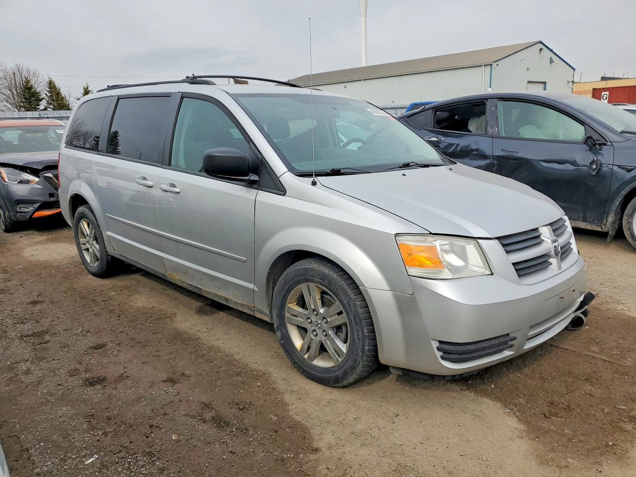 2010 DODGE GRAND CARAVAN SE photo 4