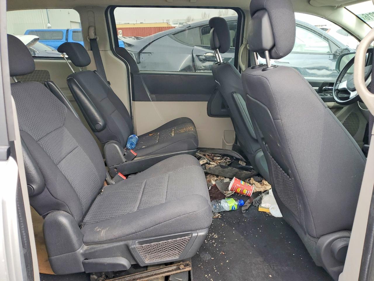 2010 DODGE GRAND CARAVAN SE photo 11