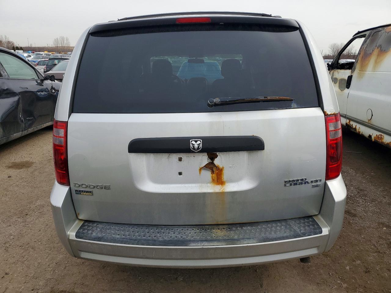 2010 DODGE GRAND CARAVAN SE photo 6