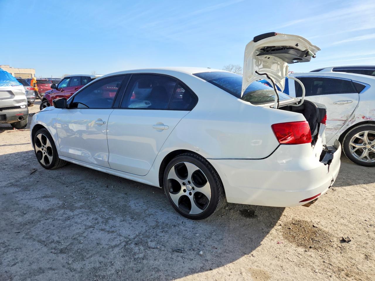 2011 VOLKSWAGEN JETTA BASE photo 3