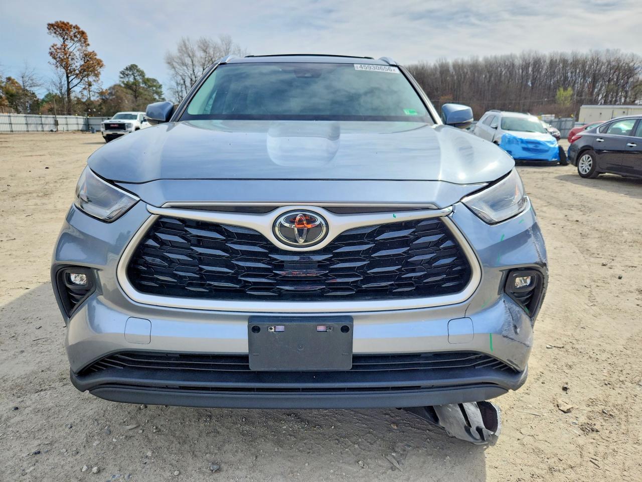 2021 TOYOTA HIGHLANDER XLE photo 5