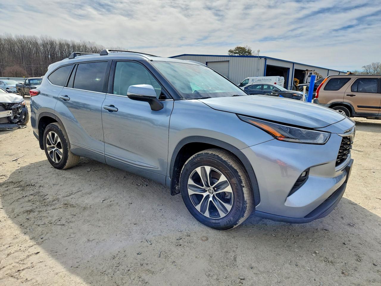 2021 TOYOTA HIGHLANDER XLE photo 4