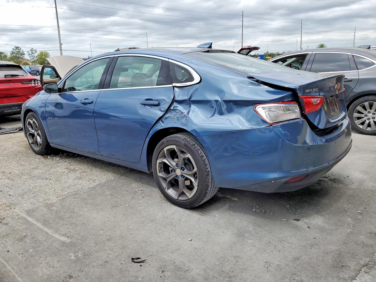 2024 CHEVROLET MALIBU LT photo 2