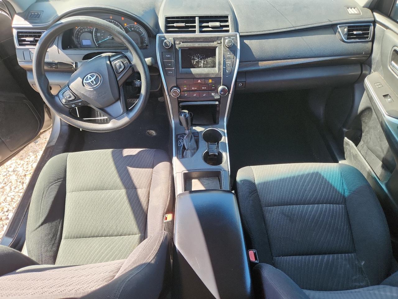 2015 TOYOTA CAMRY LE photo 15