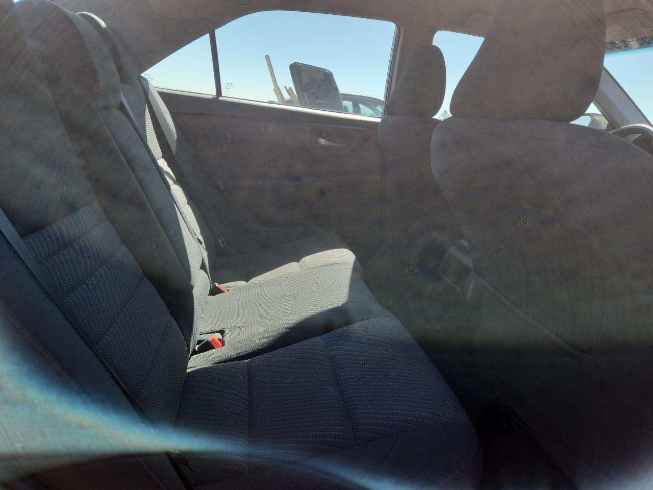 2015 TOYOTA CAMRY LE photo 19