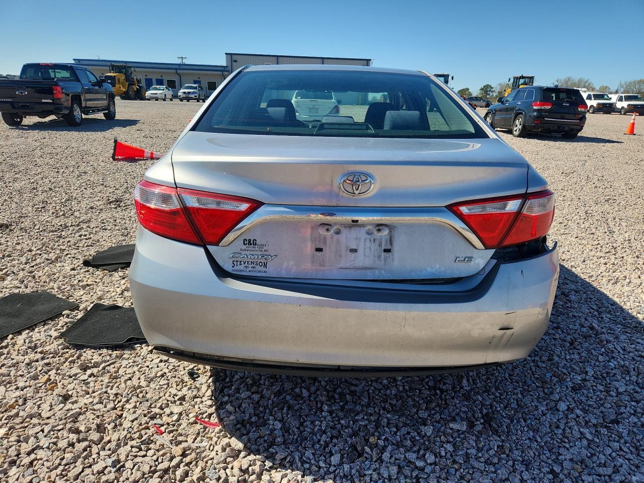 2015 TOYOTA CAMRY LE photo 11