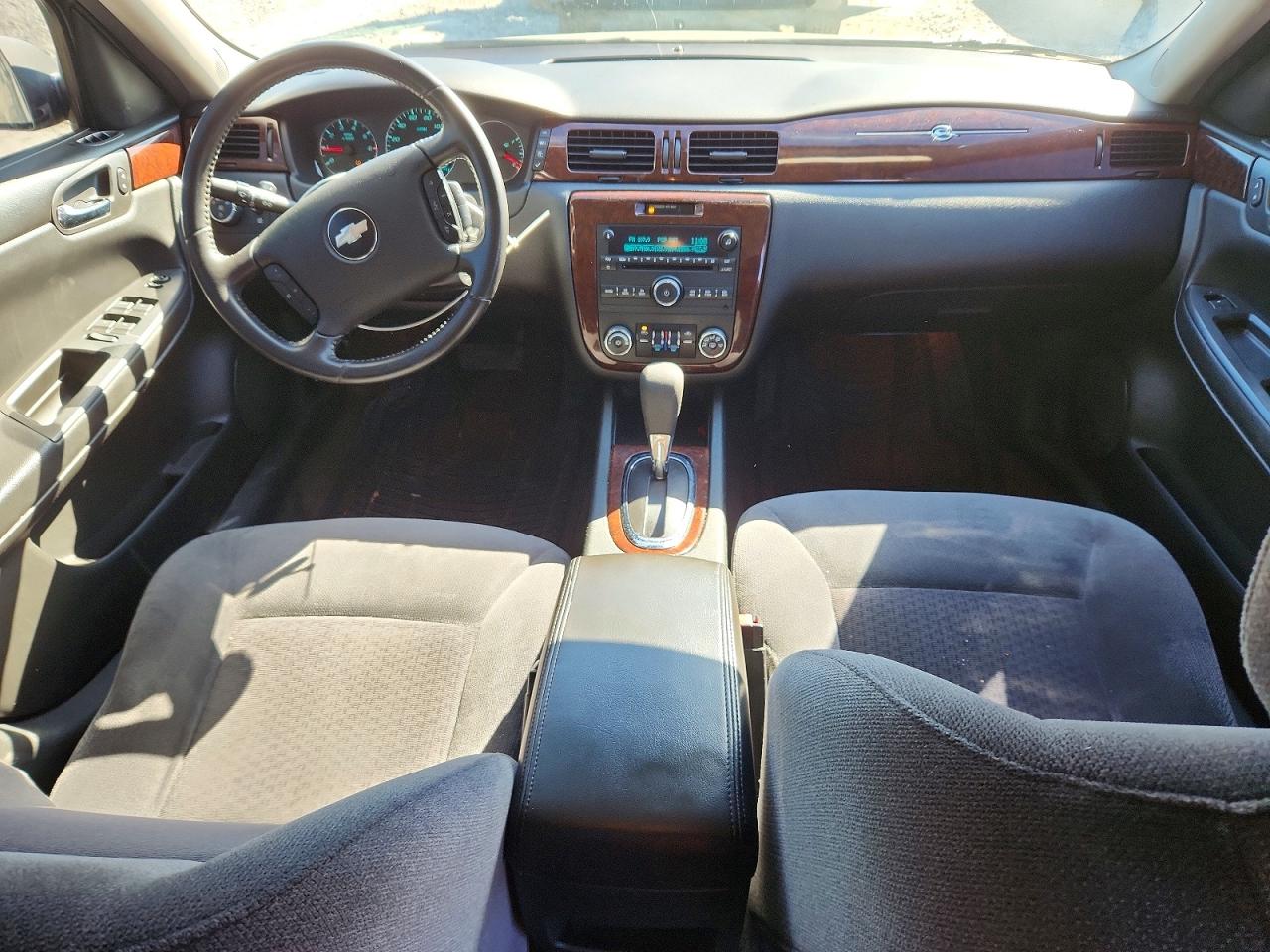 2010 CHEVROLET IMPALA photo 29