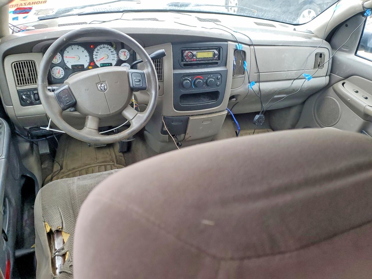 2004 DODGE RAM 1500 ST photo 8