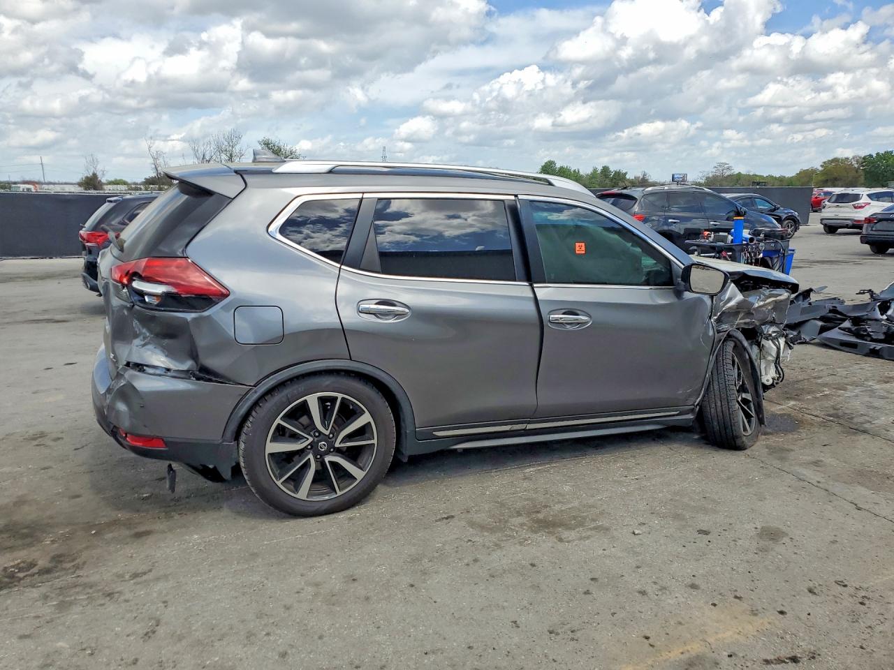 2018 NISSAN ROGUE SL photo 5