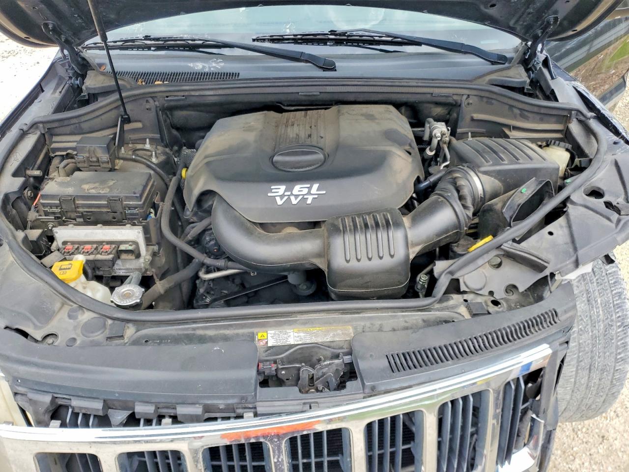 2012 JEEP GRAND CHEROKEE LAREDO photo 34