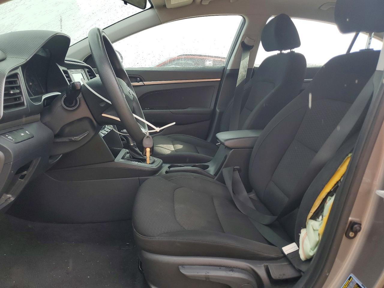 2020 HYUNDAI ELANTRA photo 7