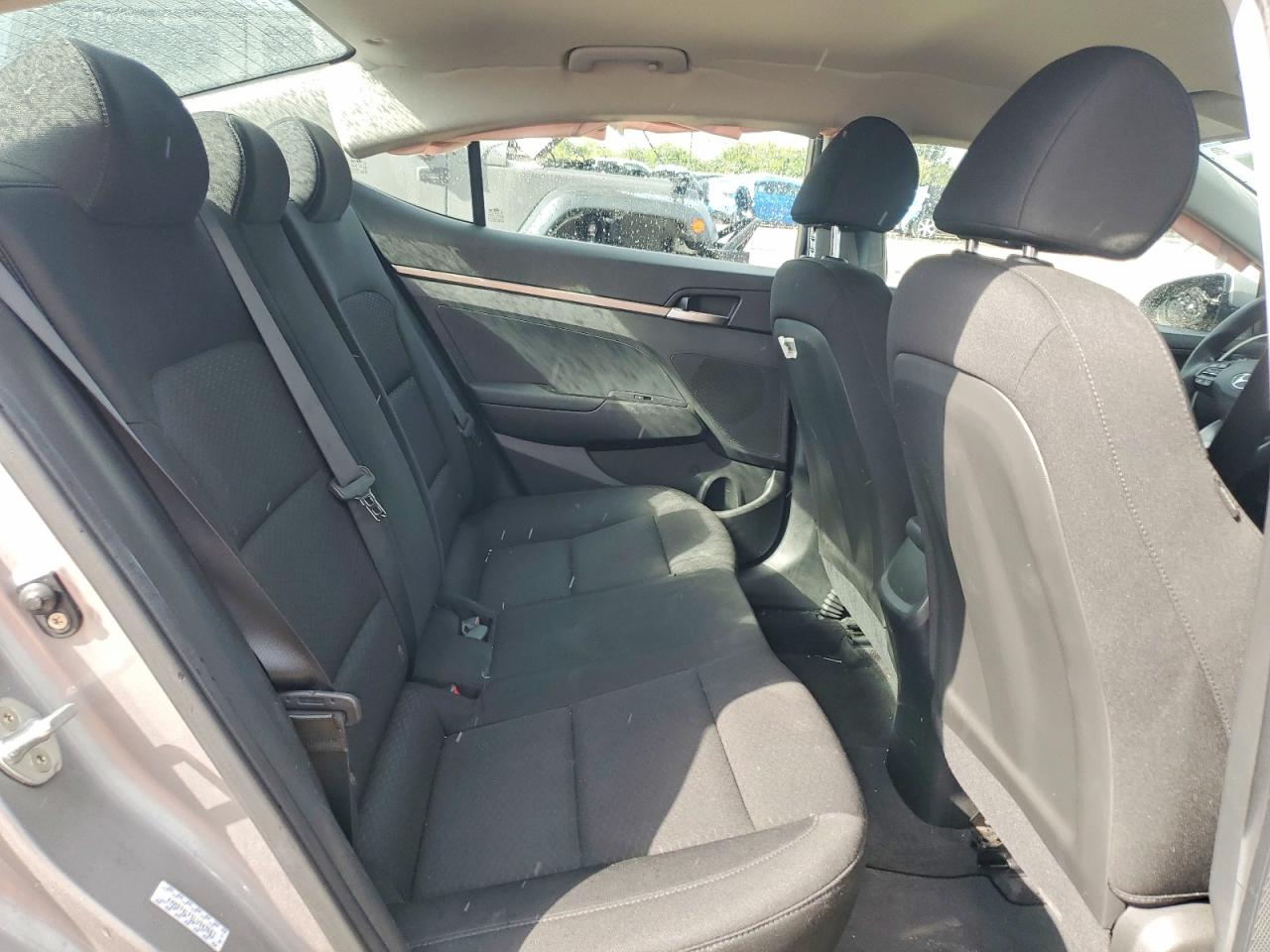 2020 HYUNDAI ELANTRA photo 10