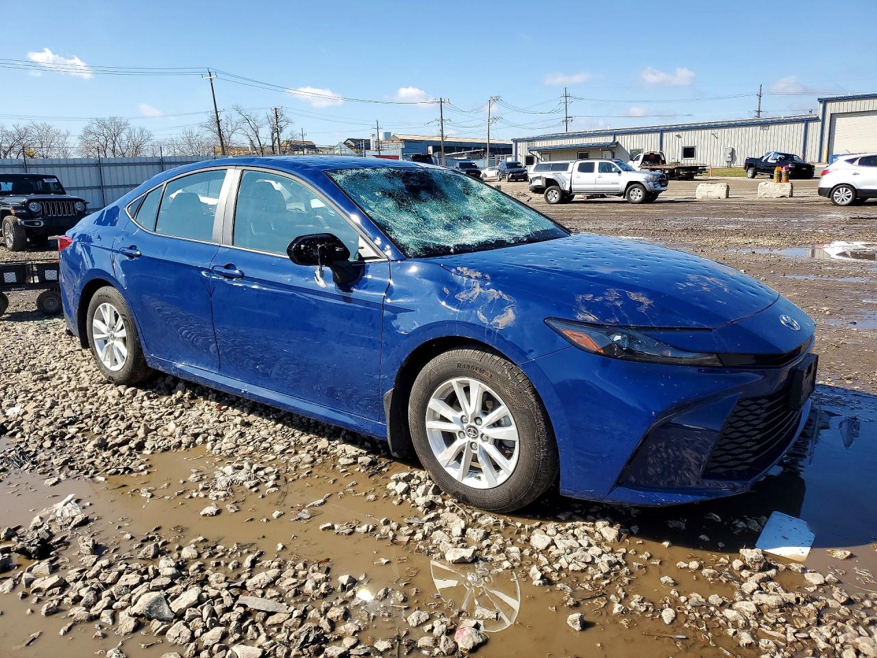 2025 TOYOTA CAMRY LE photo 10