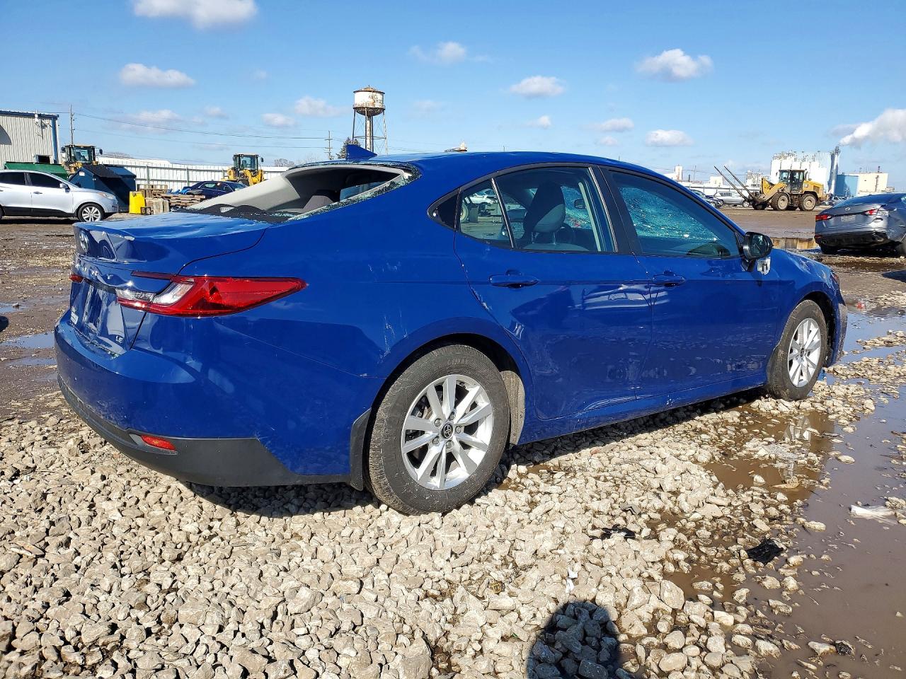 2025 TOYOTA CAMRY LE photo 7