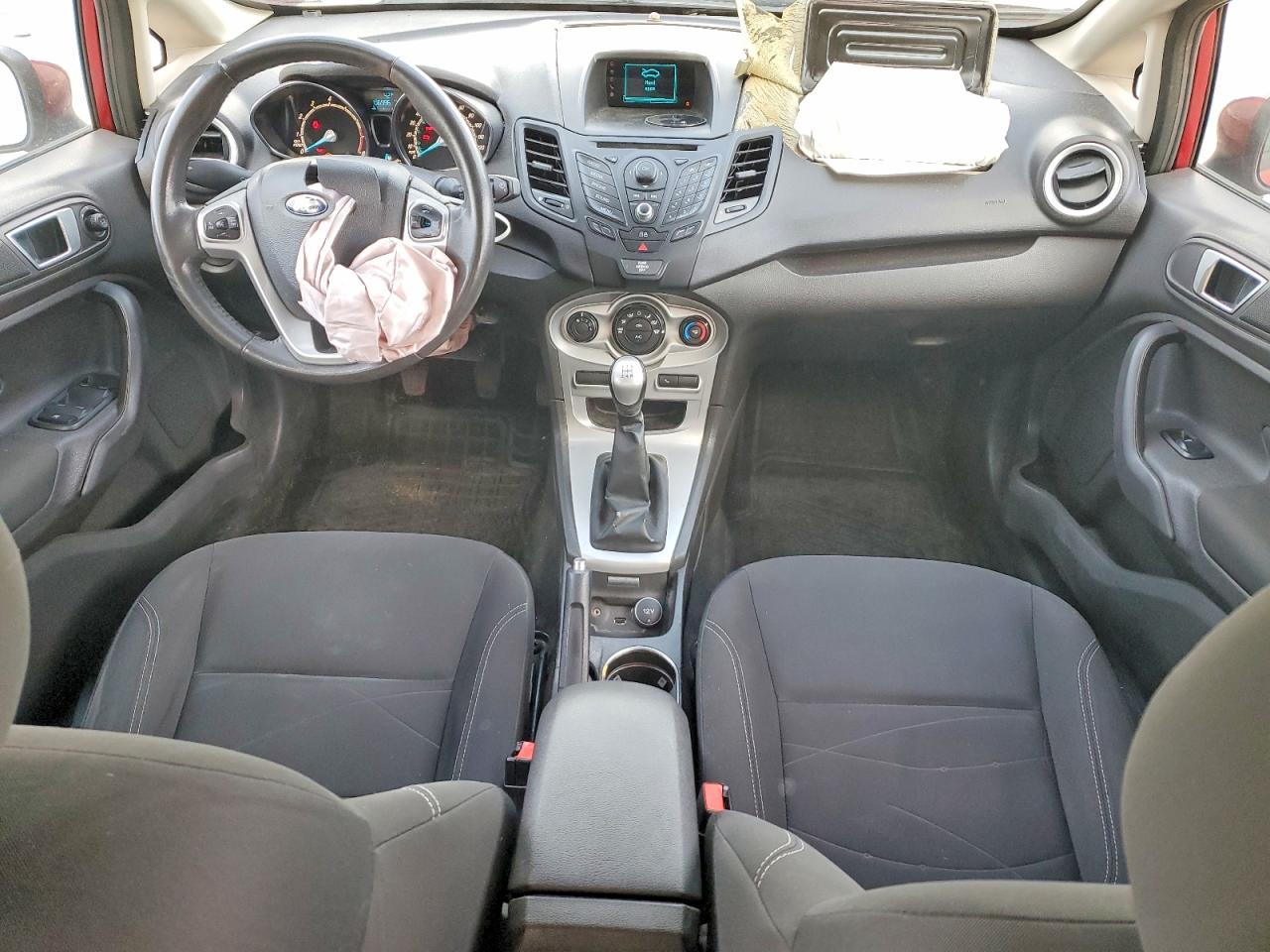 2015 FORD FIESTA photo 8