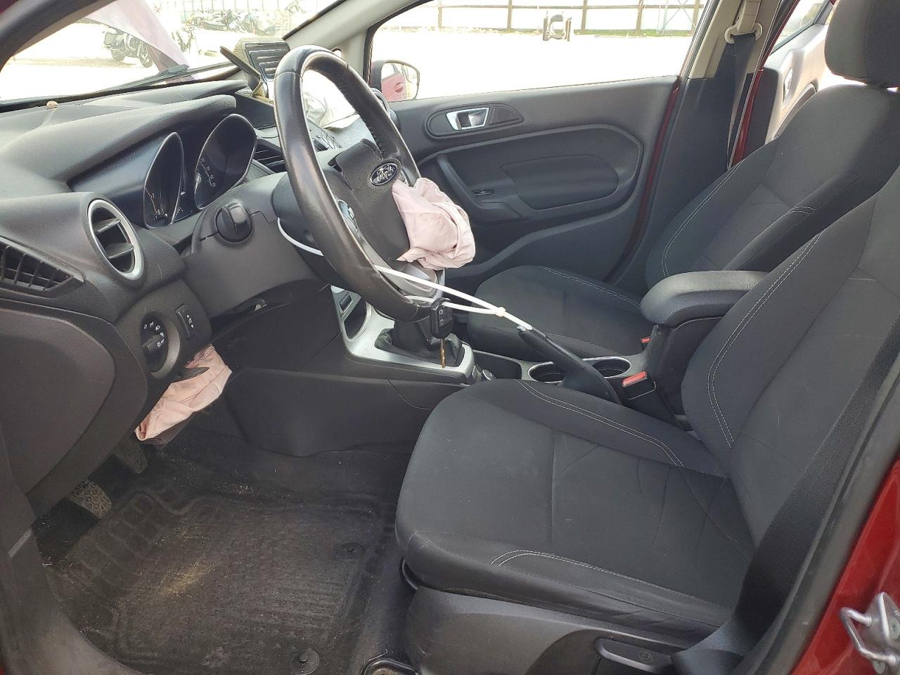 2015 FORD FIESTA photo 7