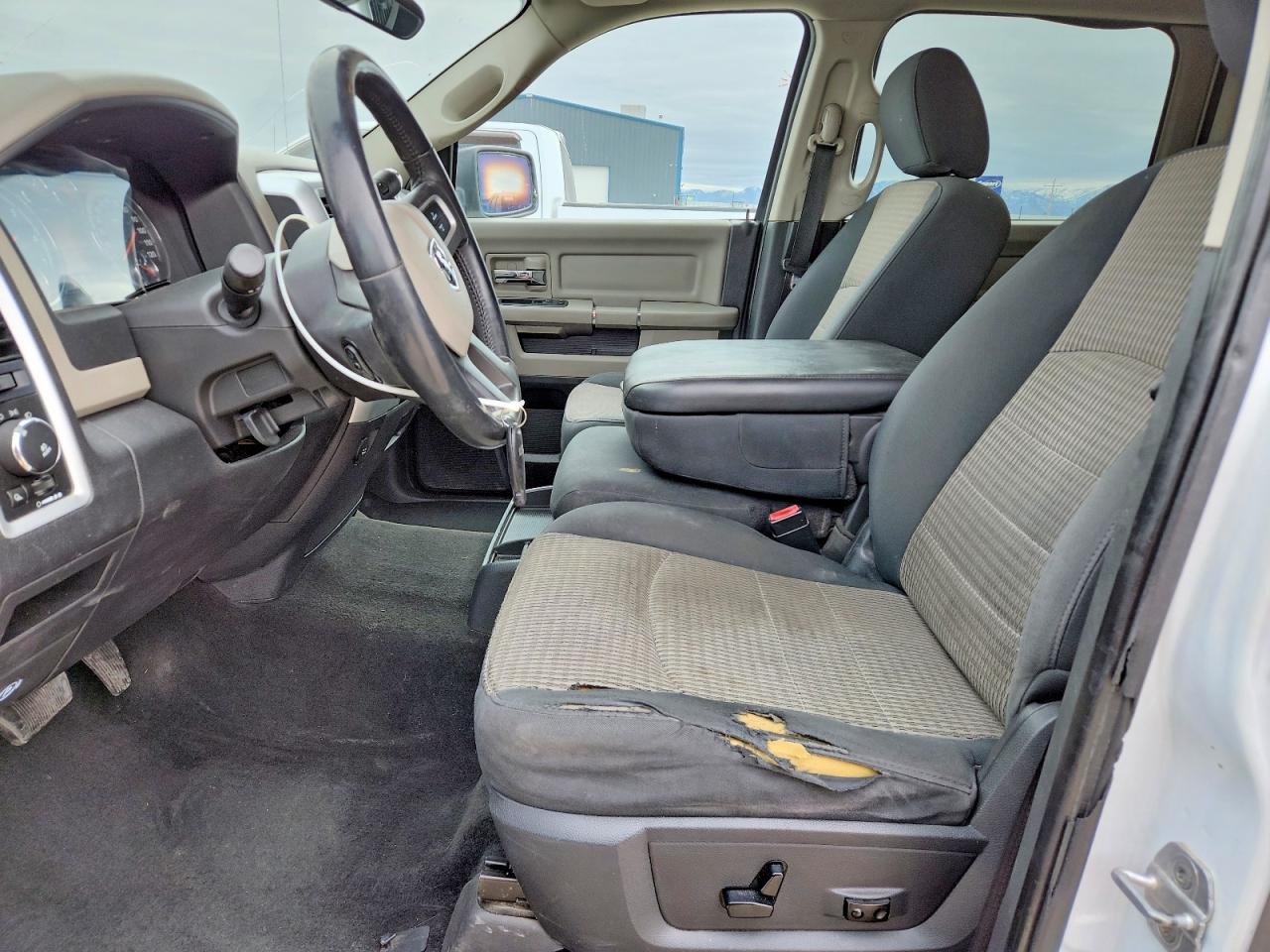 2011 DODGE RAM 1500 photo 13