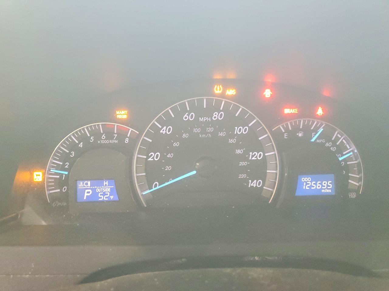 2013 TOYOTA CAMRY SE photo 25