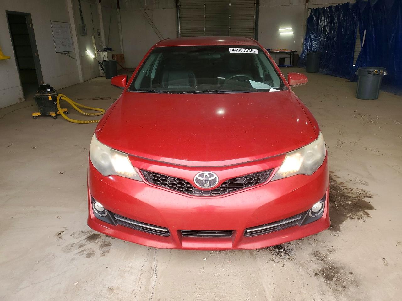 2013 TOYOTA CAMRY SE photo 13