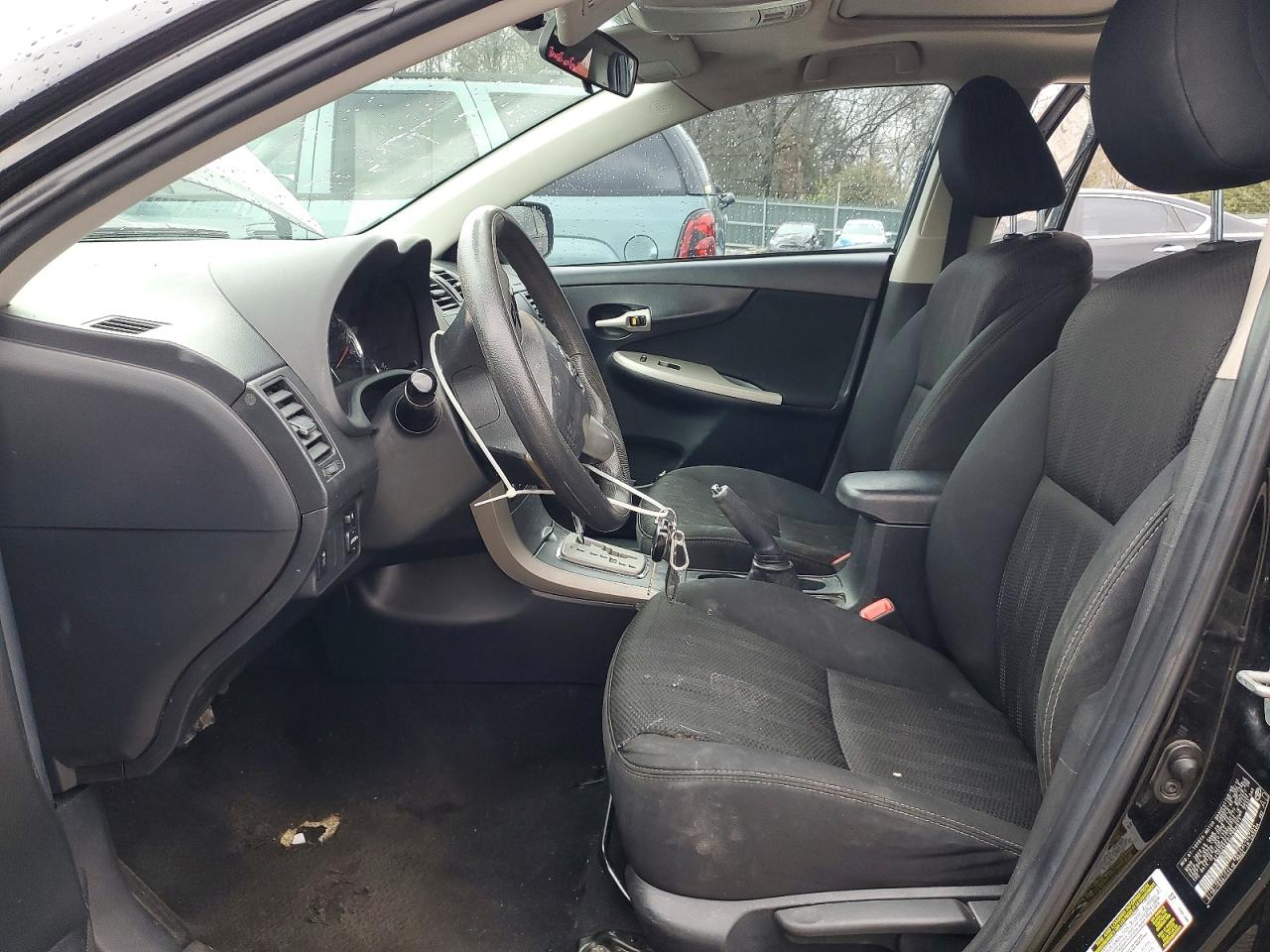 2012 TOYOTA COROLLA S photo 13