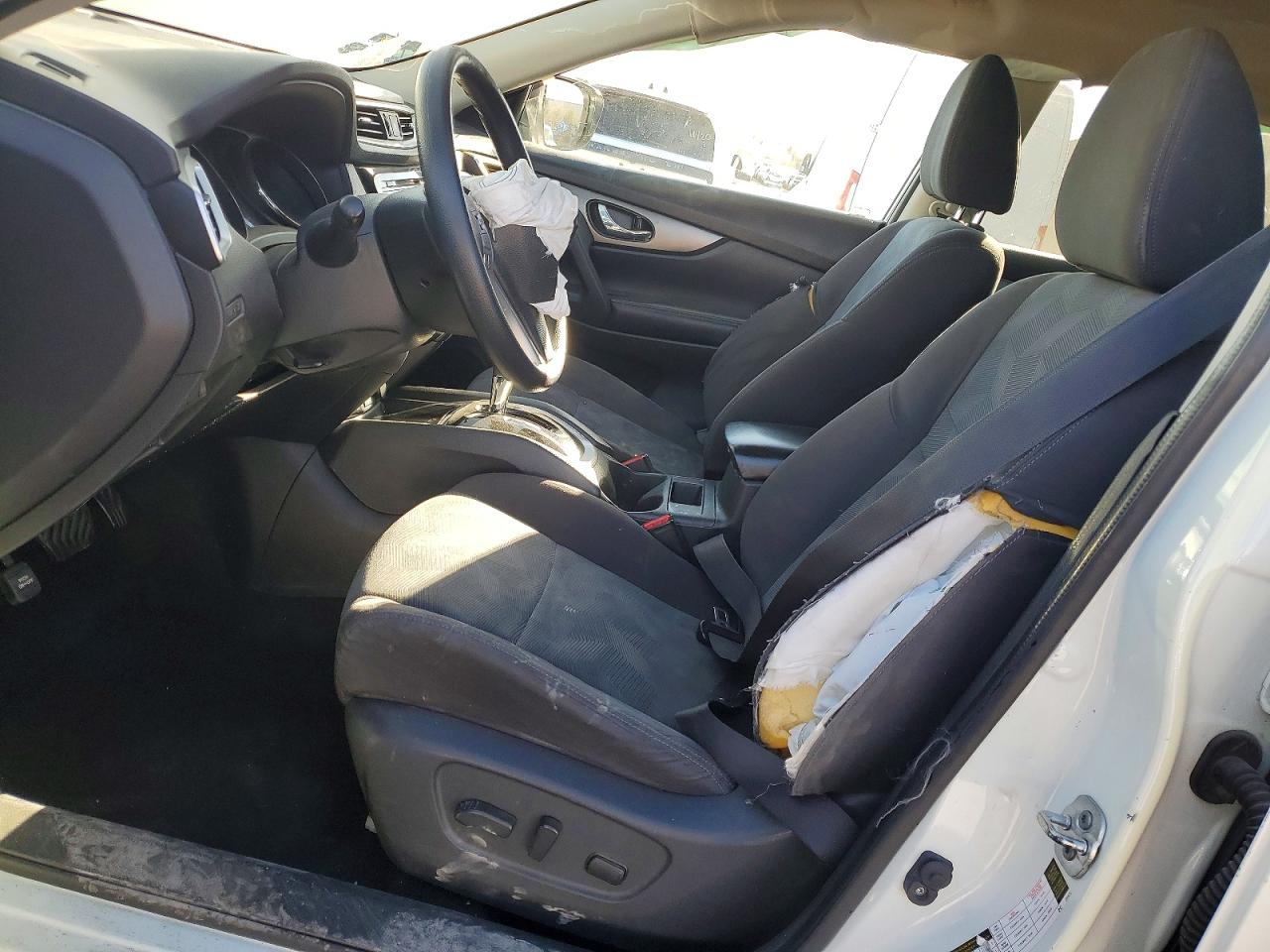 2016 NISSAN ROGUE SV photo 13