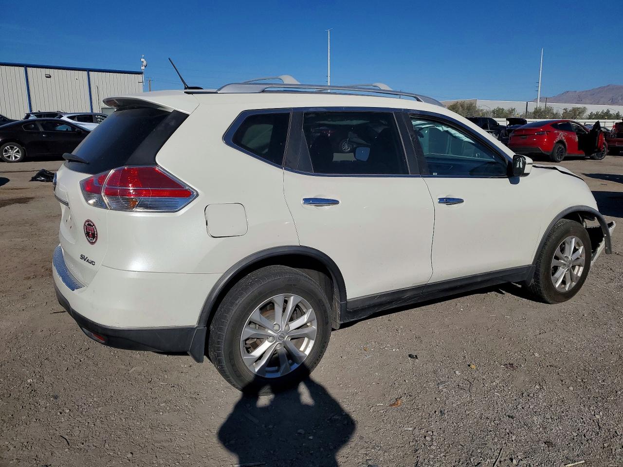 2016 NISSAN ROGUE SV photo 5