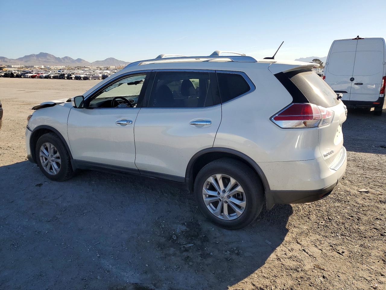 2016 NISSAN ROGUE SV photo 3