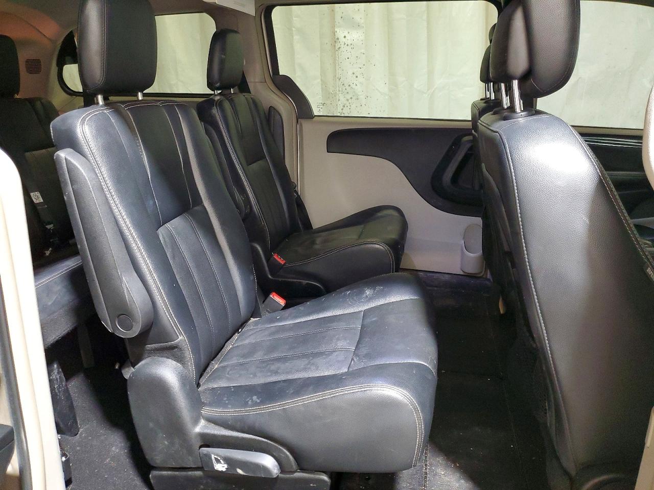 2013 CHRYSLER TOWN & COUNTRY TOURING photo 11