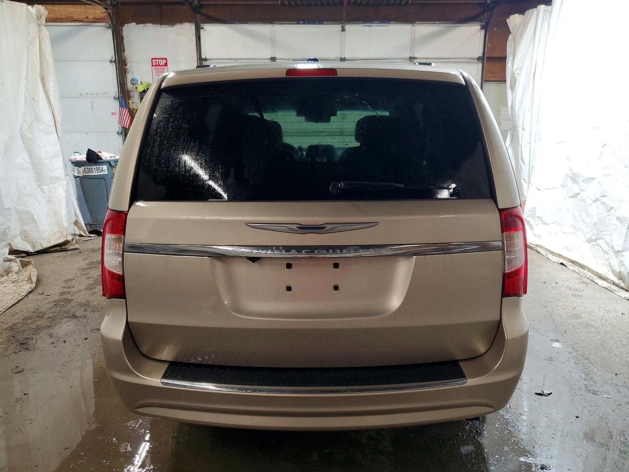 2013 CHRYSLER TOWN & COUNTRY TOURING photo 6