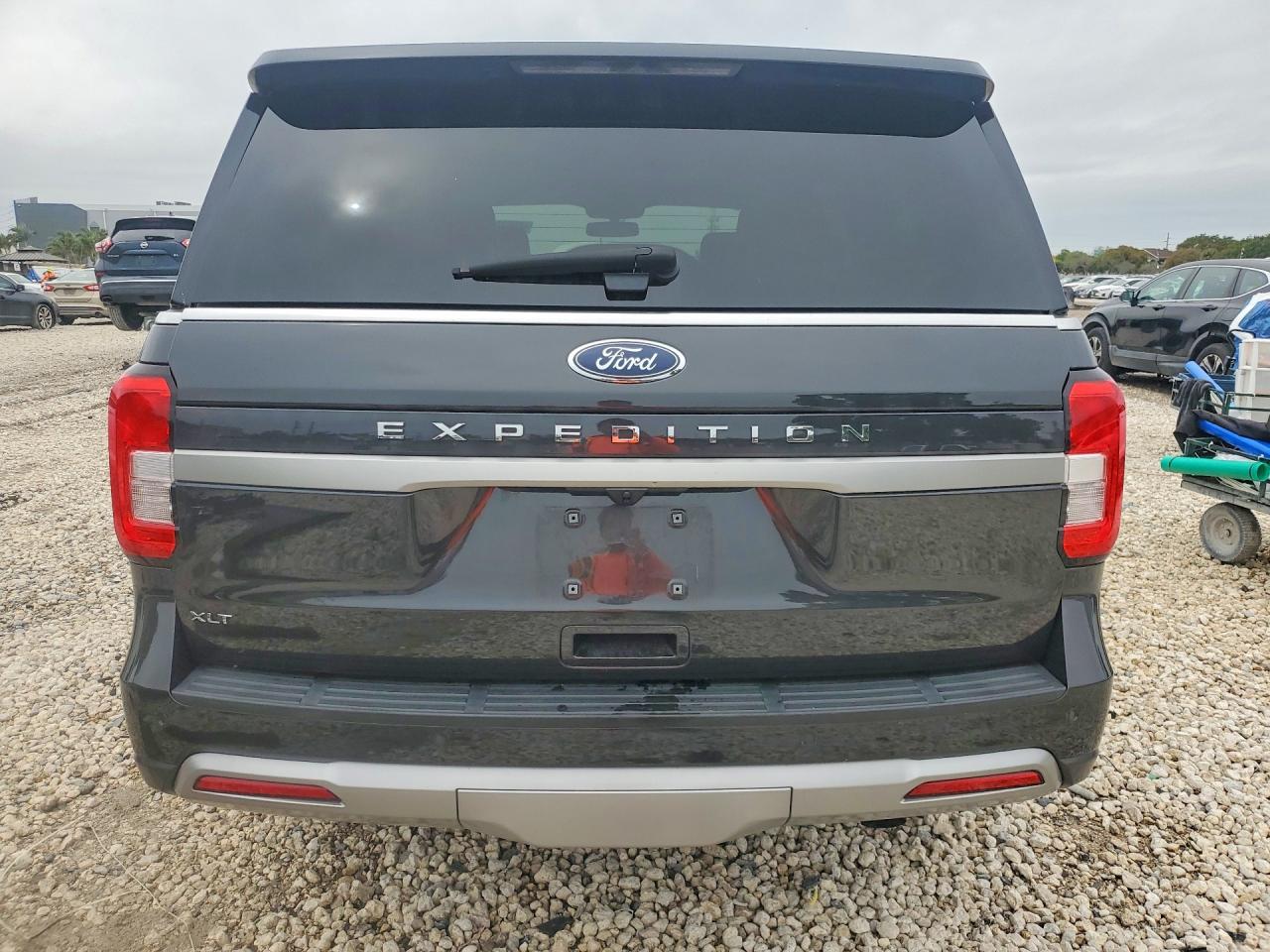2024 FORD EXPEDITION XLT photo 6