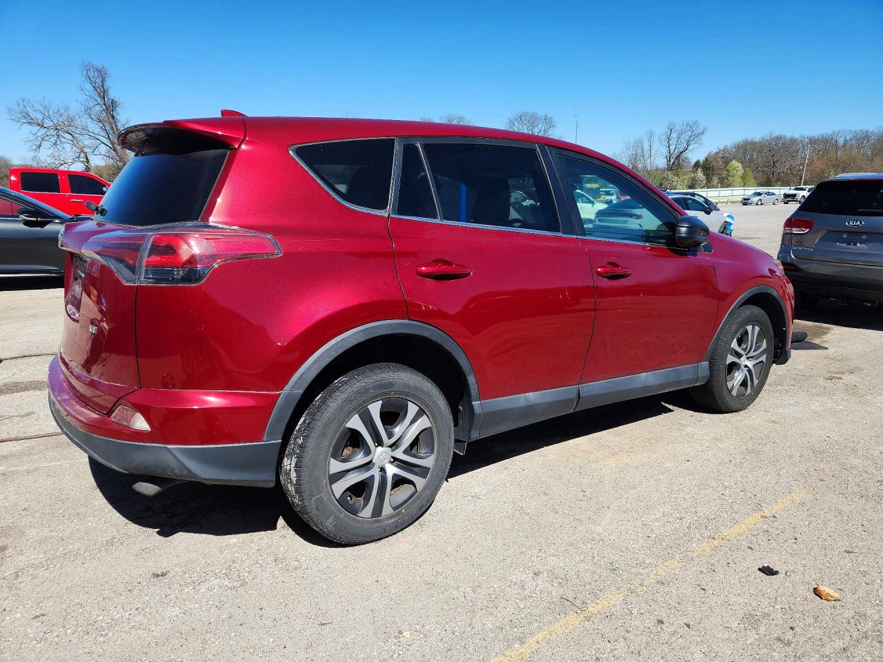2018 TOYOTA RAV4 LE photo 5
