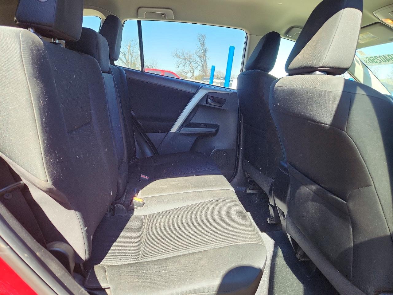 2018 TOYOTA RAV4 LE photo 21