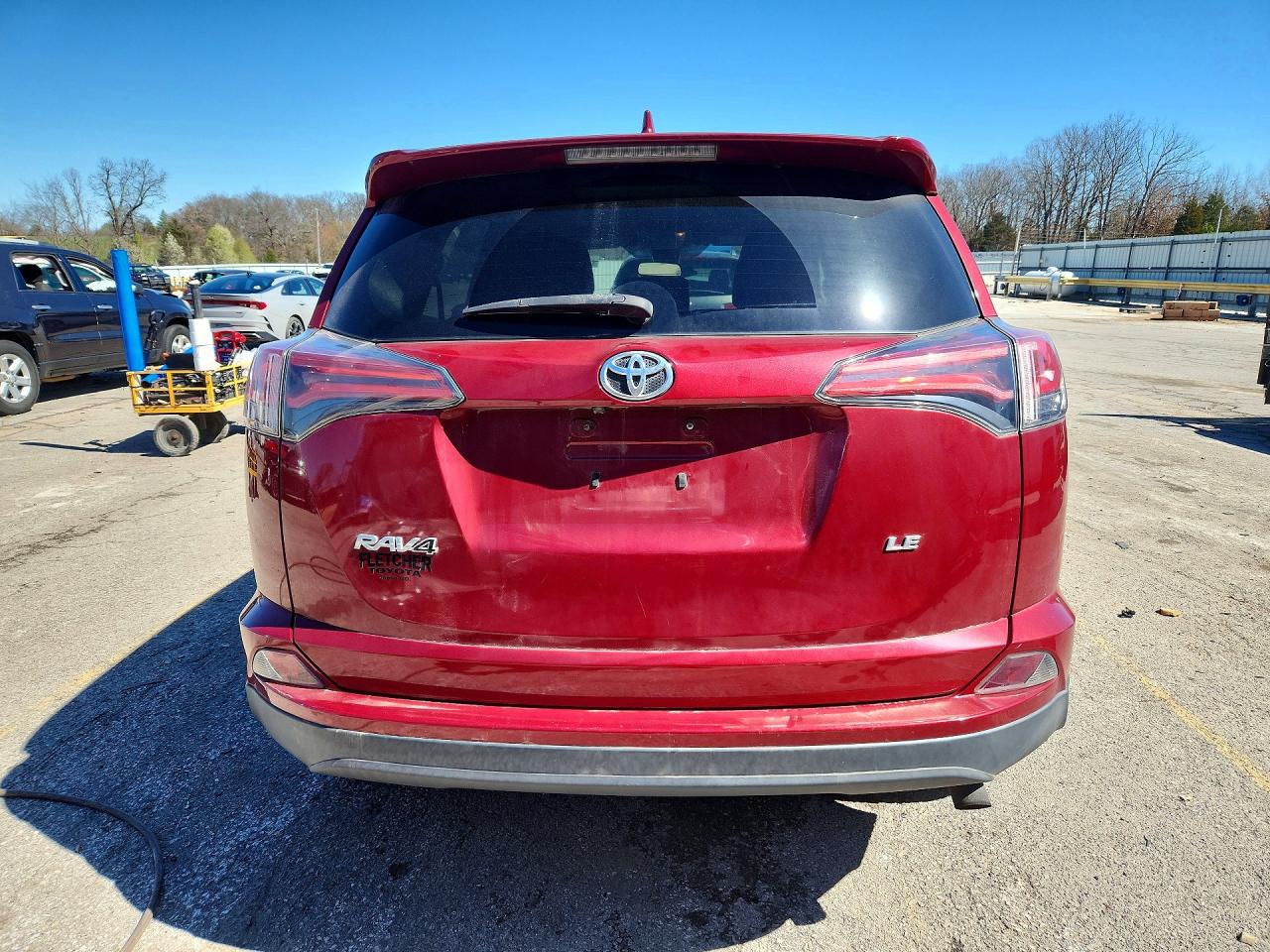 2018 TOYOTA RAV4 LE photo 11