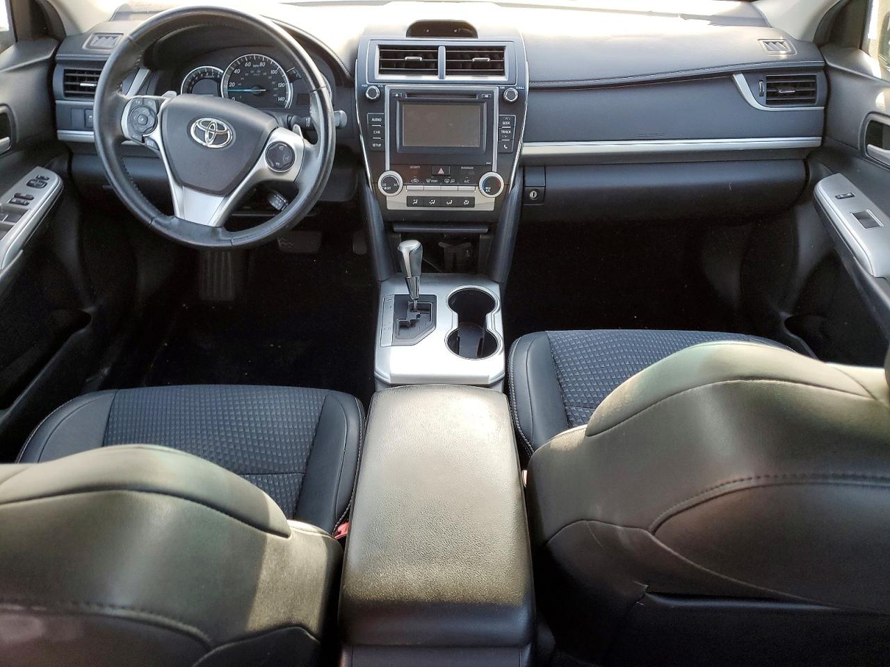 2014 TOYOTA CAMRY SE photo 8