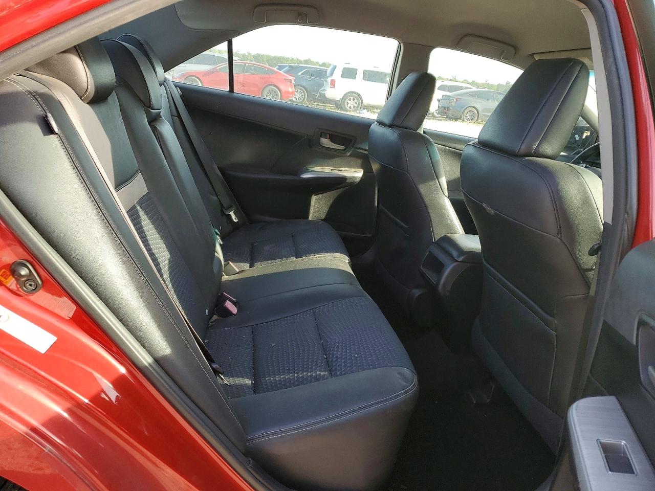 2014 TOYOTA CAMRY SE photo 10