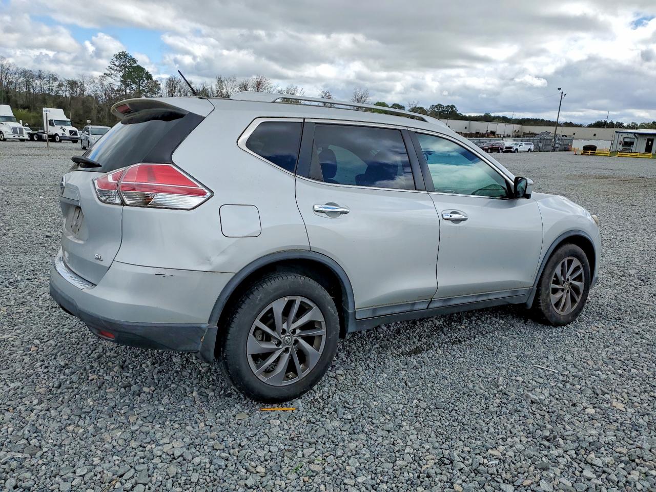 2016 NISSAN ROGUE SL photo 3