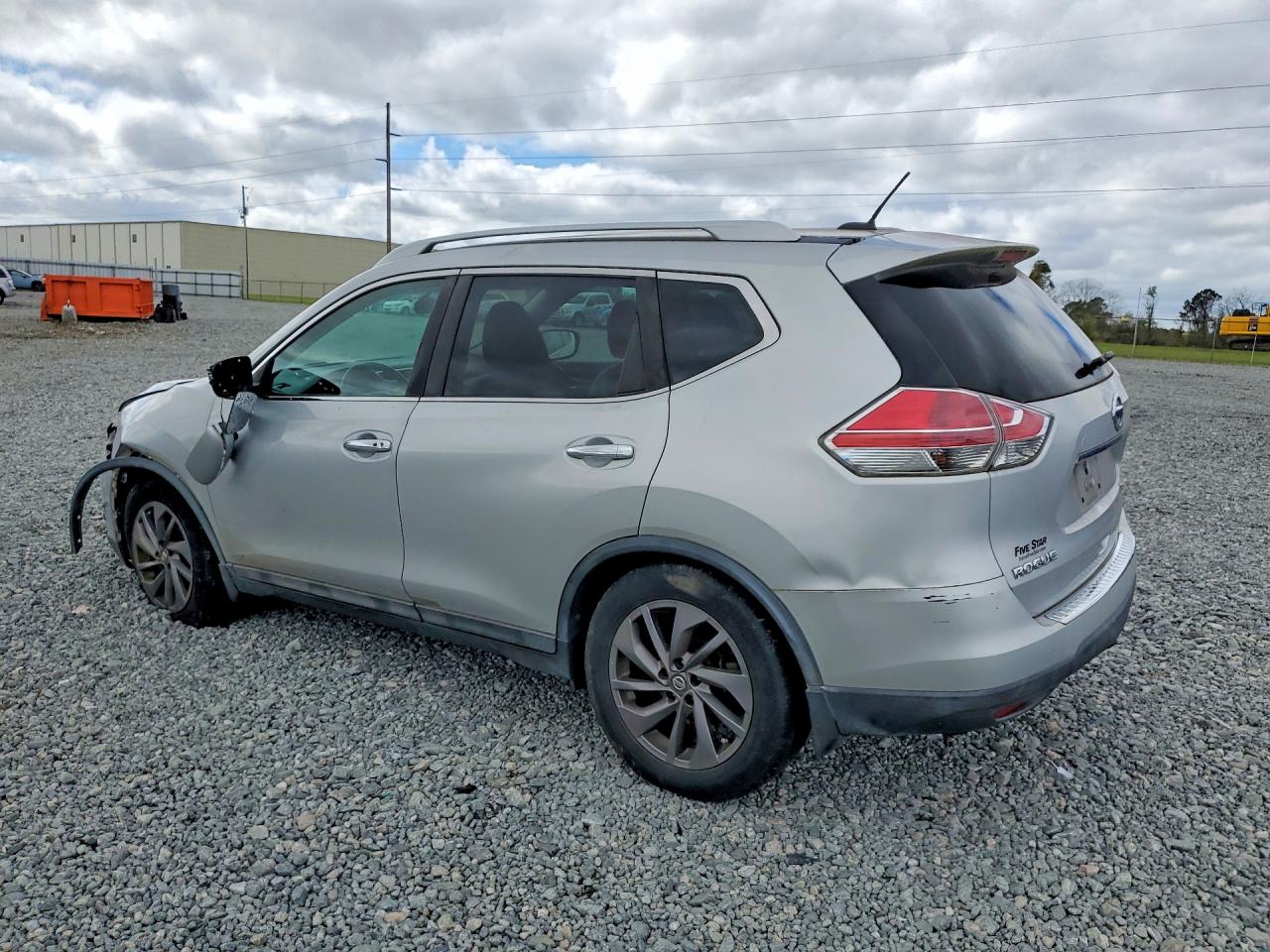 2016 NISSAN ROGUE SL photo 2
