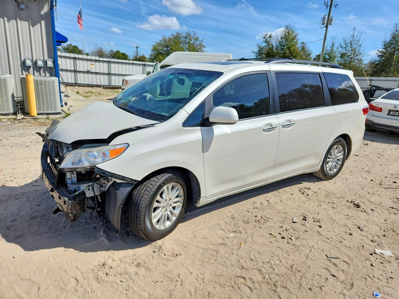 2017 TOYOTA SIENNA