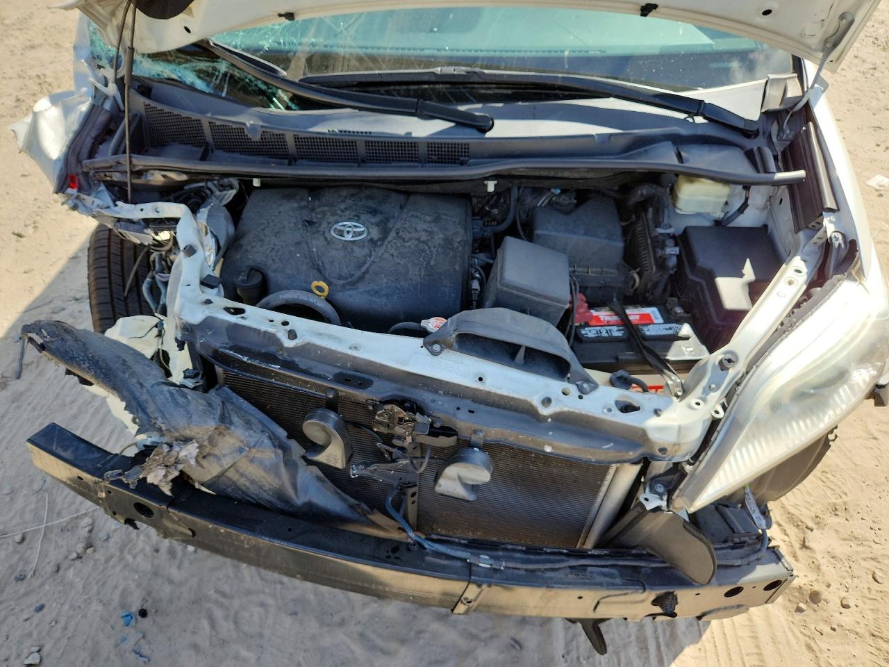 2017 TOYOTA SIENNA XLE 8-PASSENGER photo 23