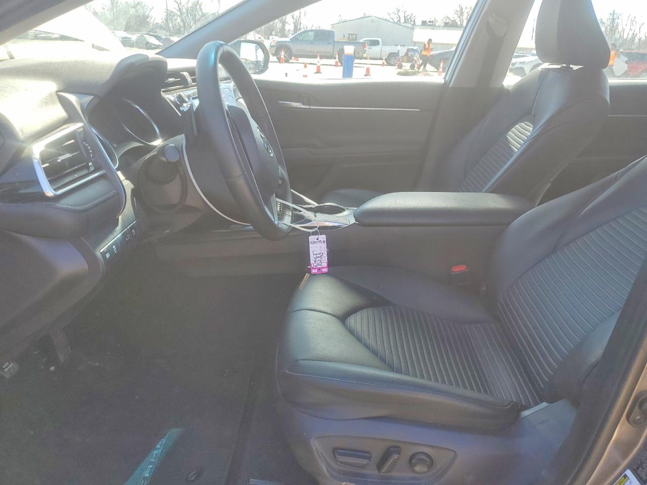 2018 TOYOTA CAMRY SE photo 7